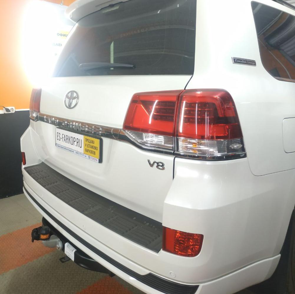 Фаркоп Toyota Land Cruiser 200 Executive (SUV) 2016-2021 Berg F.5713.004