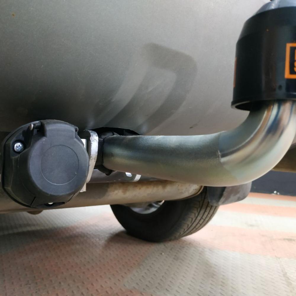 Фаркоп Land Rover Discovery Sport L550 (SUV) 2014-2019 Galia R104A