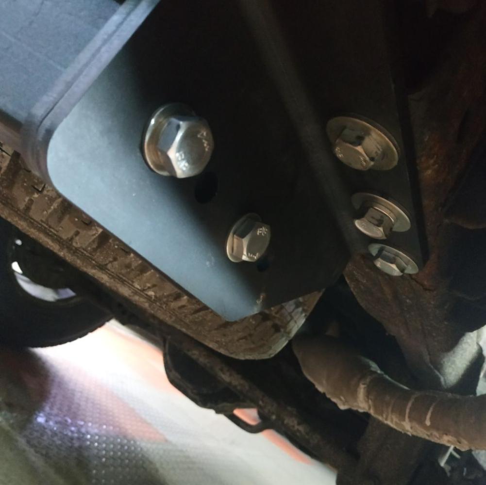 Фаркоп Mitsubishi Pajero Sport K90 (SUV) 1996-2007 Bosal (Oris) 4126-F