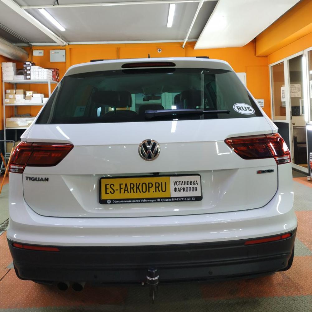 Фаркоп Volkswagen Tiguan AD1 (SUV) 2017->>> Westfalia 321907600001