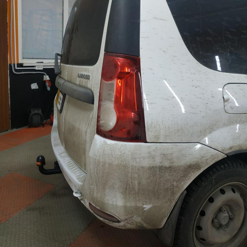 Фаркоп LADA Largus R90 (SW) 2012-2020 Berg F.6011.003