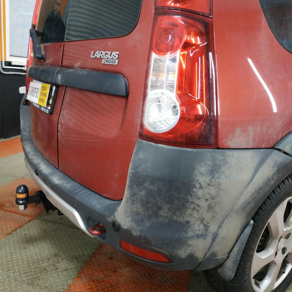 Фаркоп LADA Largus Cross R90 (SW) 2014-2020 Berg F.6017.005