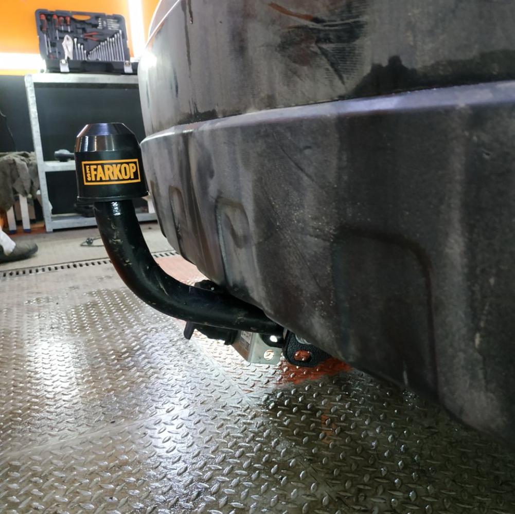 Фаркоп Suzuki SX4 YA/YB/GYA/GYB (HB) 2007-2016 Leader Plus S404-A