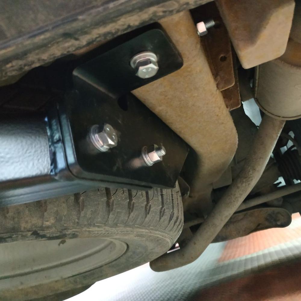 Фаркоп Land Rover Discovery L319 (SUV) 2004-2009 Bizon FA 0150-E